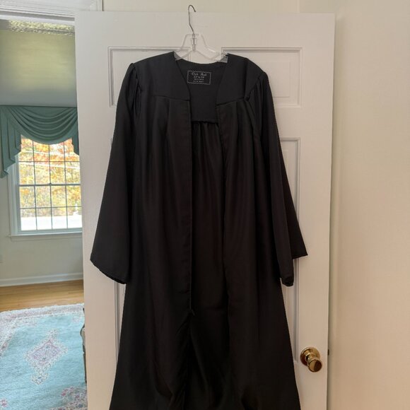 Unisex Black Graduation Cap and Gown -- 5'3" - 5'5" - Picture 2 of 4